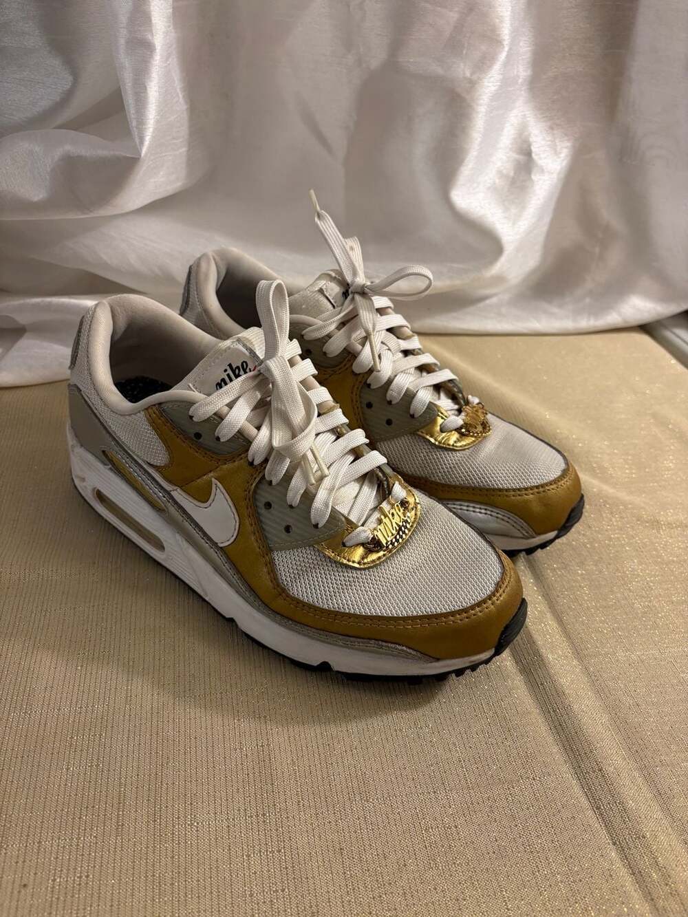 Nike Air Max 90 SE Metallic Charmed